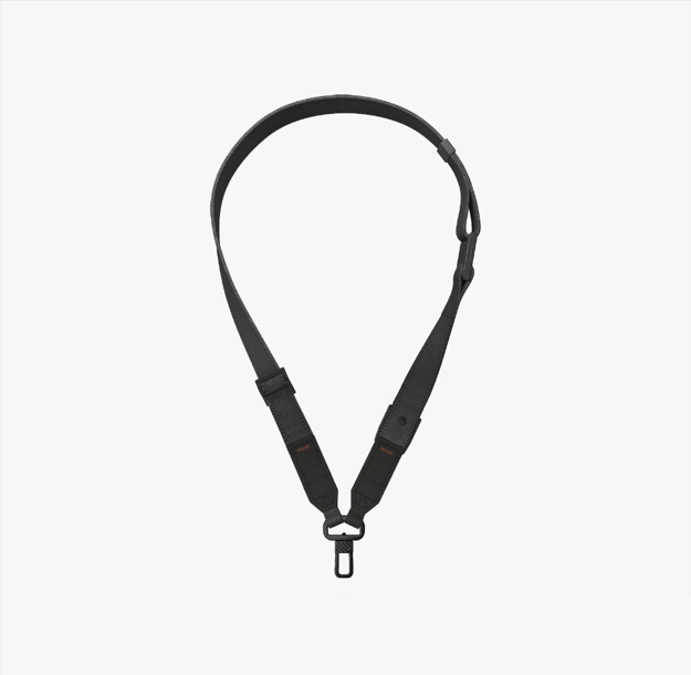 صورة UNIQ 2 IN 1 VISTA LANYARD AND HAND STRAP, MIDNIGHT BLACK